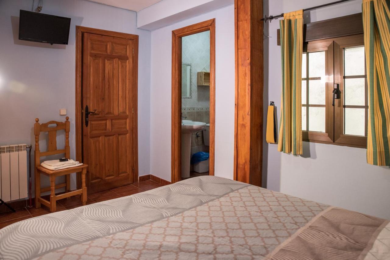 Hospedaje Rural Casa Parri Poveda de la Sierra ภายนอก รูปภาพ