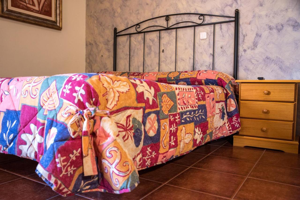 Hospedaje Rural Casa Parri Poveda de la Sierra ภายนอก รูปภาพ